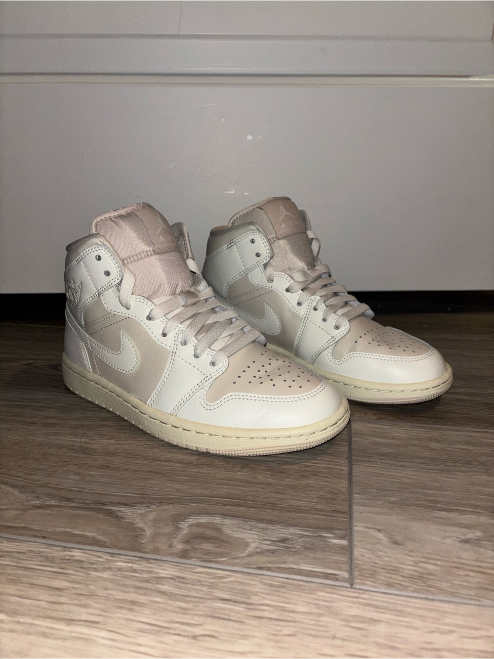 Women’s Air Jordan 1 Mid